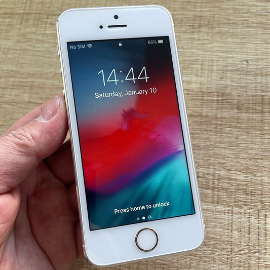 Apple iPhone 5s – 16GB/32GB/64GB (Unlocked, Fingerprint, Compact Size)